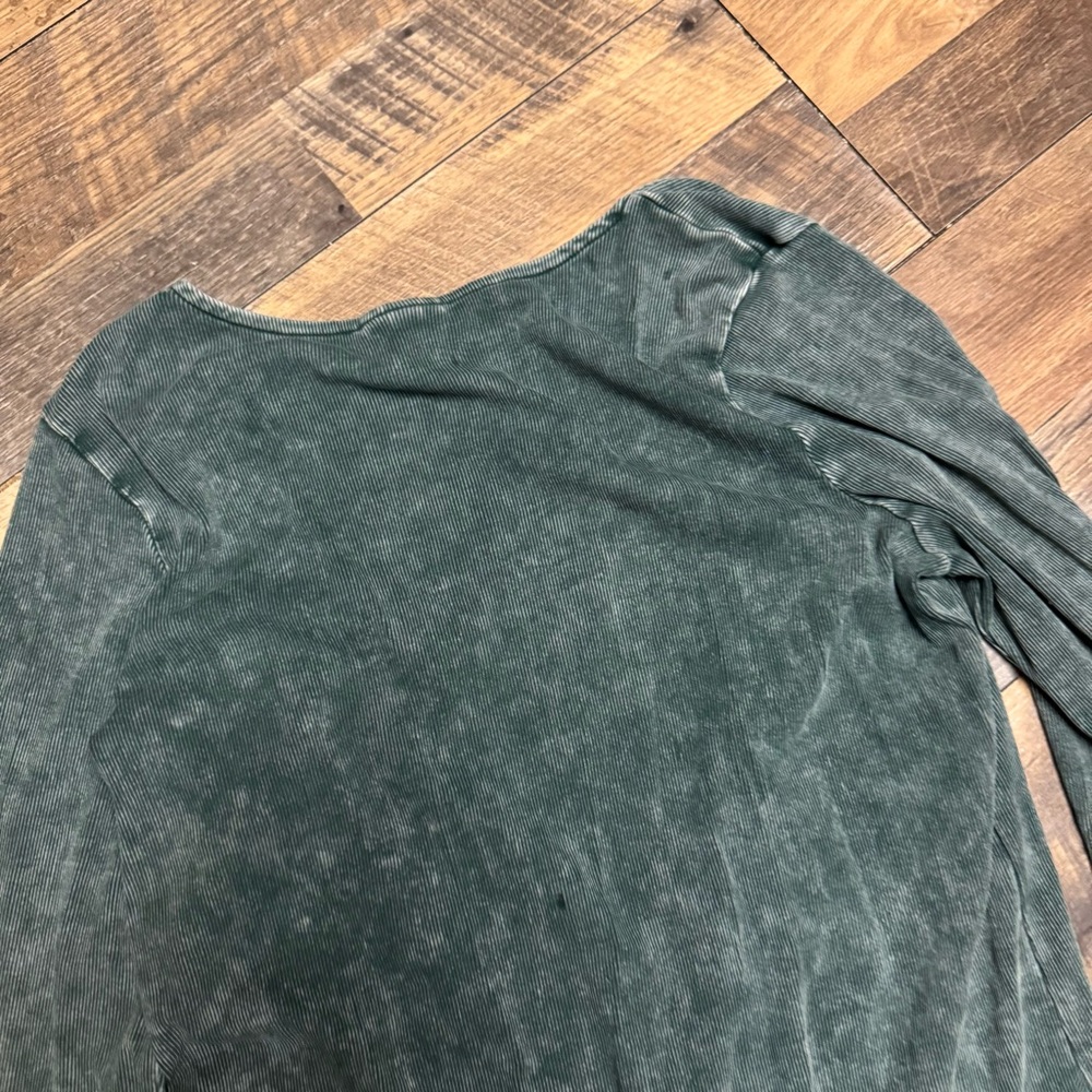 torrid Olive Green Long Sleeve Crochet Elbow Tee - Picture 7 of 7